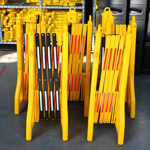 New expandable barricade - new,