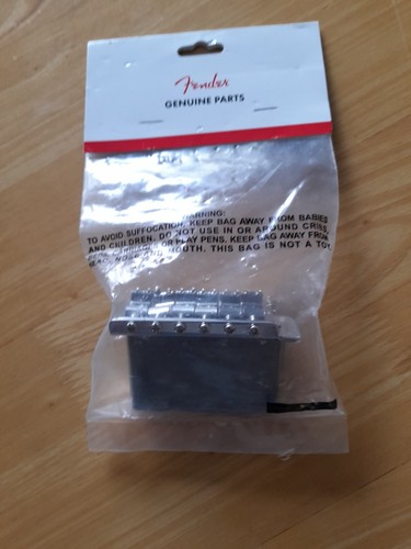 Fender strat tremolo bridge - fender,