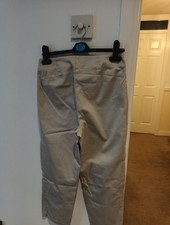 M&S Ladies CROPPED TROUSERS SIZE 8 Nwot