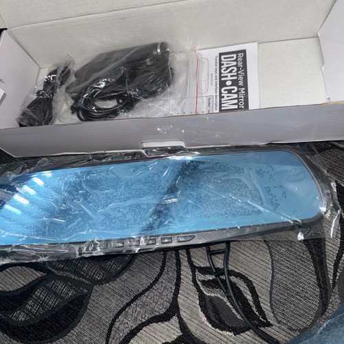 Vehicle dash cam - vehicle, and