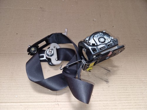2014 mazda saloon - seat, belt