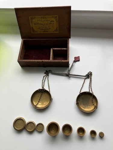 Vintage avery hanging - w&t,