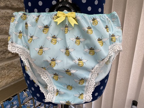 Handmade mint green - bee, design
