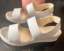 Hobbs Wedge White Sandals Size