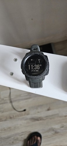 Garmin black instinct gps - black,