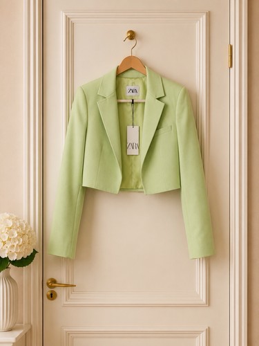Gorgeous green cropped zara - green,