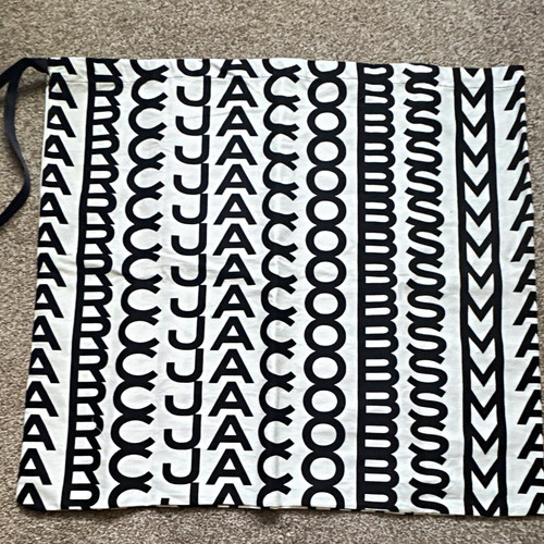 Marc jacobs black white logo - jacobs, &