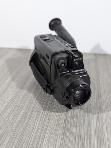 Sanyo s40 mm camcorder - sanyo,