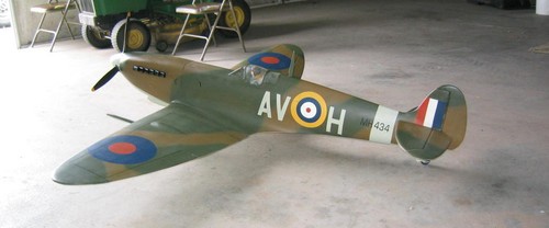 Scale spitfire inch giant - ,