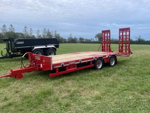 Low loader trailer - loader,