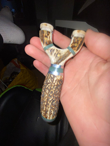 Natural wood shaped catapult - y-shaped,