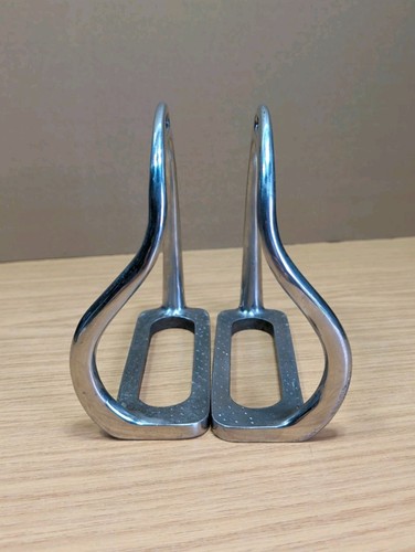 Bent leg safety - stirrup, irons