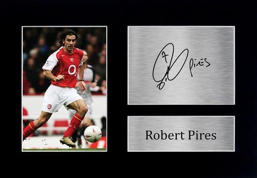 Robert pires signed - robert, pre