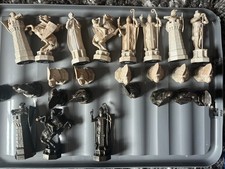 HARRY POTTER BUNDLE CHESS PIECES / BAGS / PAD / TIMER
