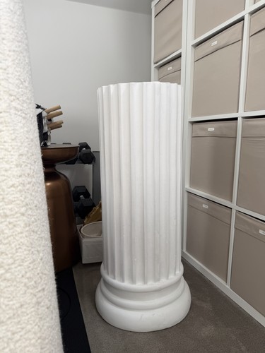 White fluted column plinth - fluted,