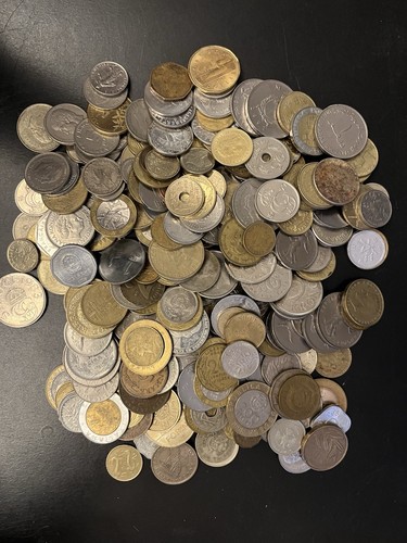 Over 3kg world coins mixed - 1.3kg,