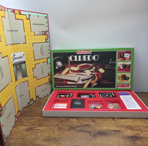 Cluedo board game 1983 vintage - cluedo,