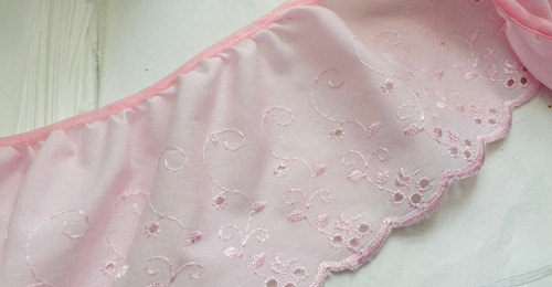 Broderie anglaise gathered - anglaise,
