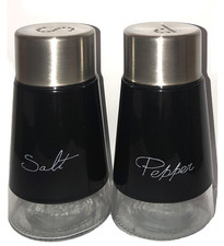 2Pcs Salt & Pepper Shaker Set