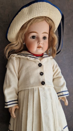 Stunning antique bisque - 19,5",