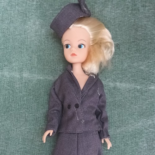 Sindy doll blonde wavy - sindy,