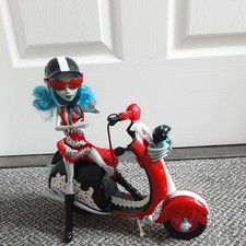 MONSTER HIGH Doll Ghoulia