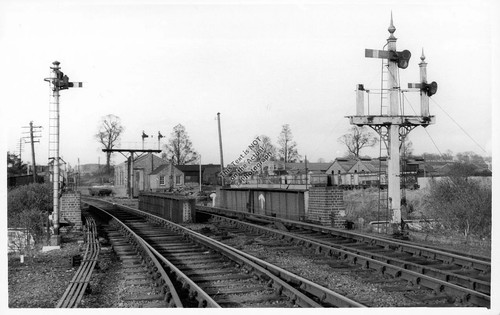 1959 towcester train - towcester, station