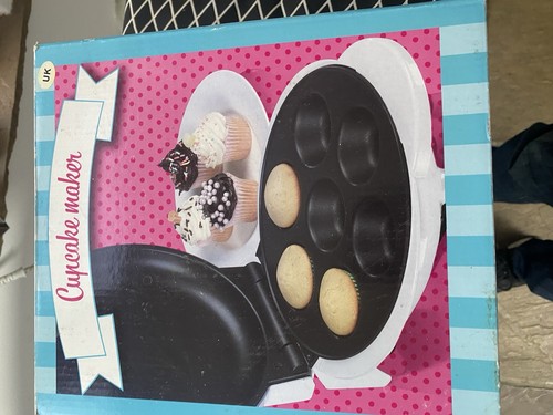 Cupcake maker hardly used - cupcake,