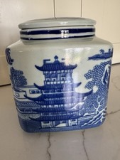 Vintage Blue & White Pagoda