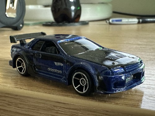 Hot wheels nissan skyline 2001 - hot,