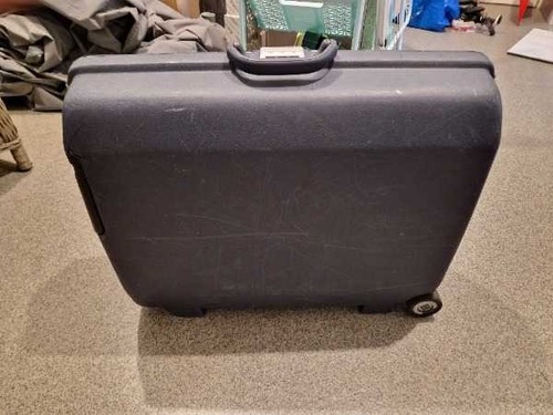 Gray samsonite case - gray,