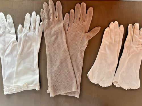 Lot pair vintage gloves - pair,