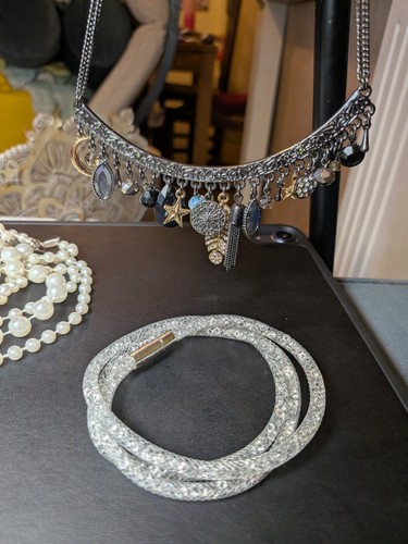 Trio costume necklaces - of,