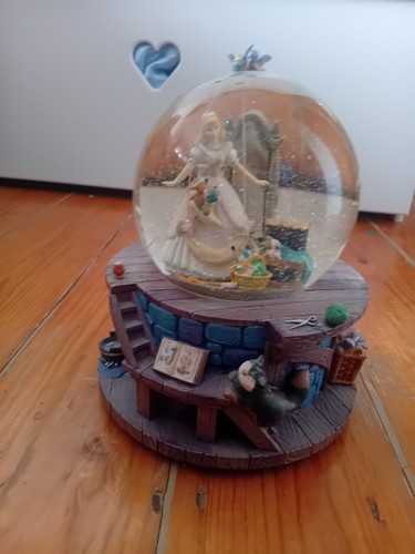 Snowglobe disney cinderella - snowglobe,