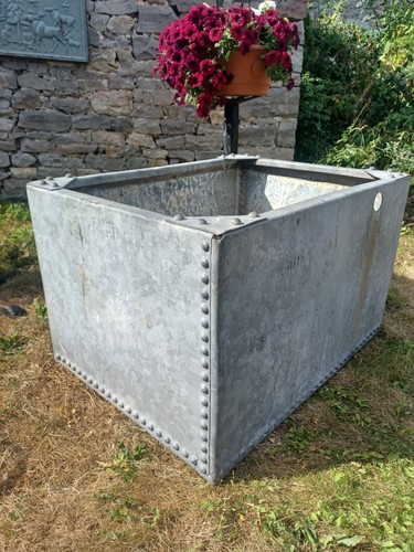 Vintage galvanised water tank - vintage,