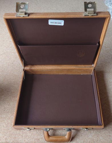 Vintage tan brown - faux, leather
