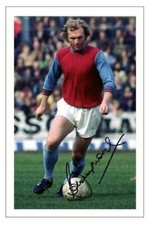 BOBBY MOORE - WEST HAM UNITED