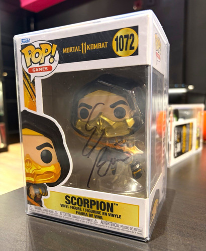 Boon signed scorpion funko - ed,