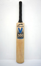 Vintage Slazenger V500 cricket