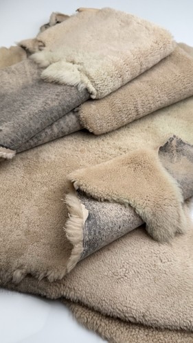 Beige merino sheepskin hide - beige,