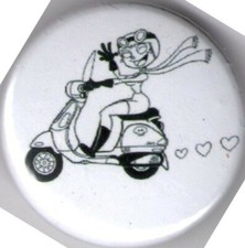 VESPA GIRL Pin Button Badge