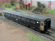 Hornby R4329A OO Gauge Grand Central Mk3 1st Coach 41204
