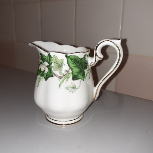 Royal albert bone china - royal,