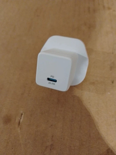 Amazon basics 20w - 20w, nano