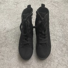 Weeboo Weslo Faux Suede Lace