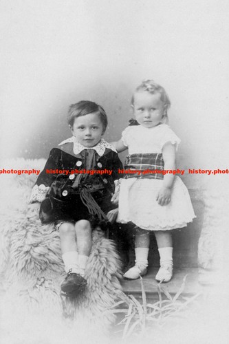 F014126 two children boy - children,