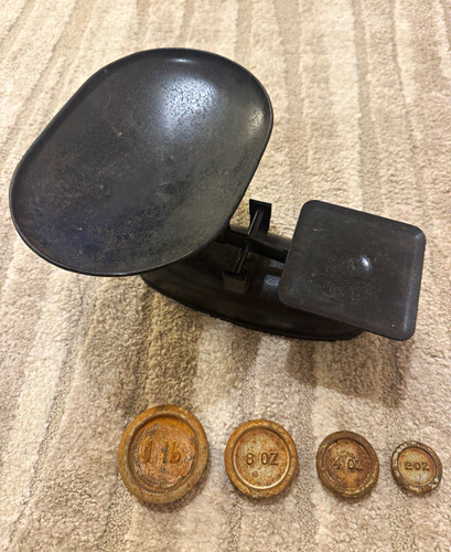 Vintage black kitchen scales - black,