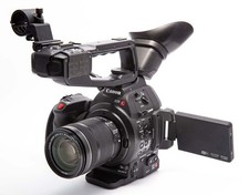 Canon C100 Mark II EOS Cinema Camera (EF-Mount) with 18-135 STM Lens