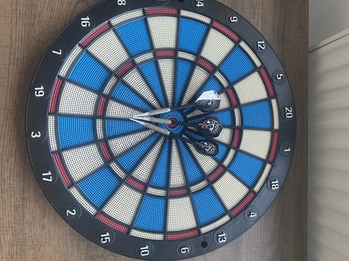 Decathlon magnetic dart board - dart,