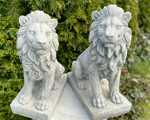Large stone set - , lions